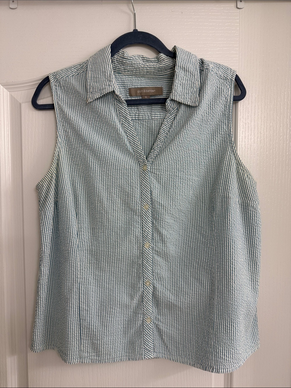 Croft & Barrow Button up tank top